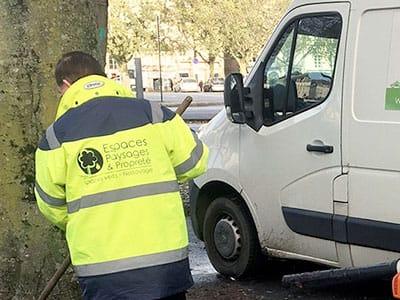 Entretien espaces verts professionnels Nantes - Propreté des parkings - Espaces Paysages Propreté